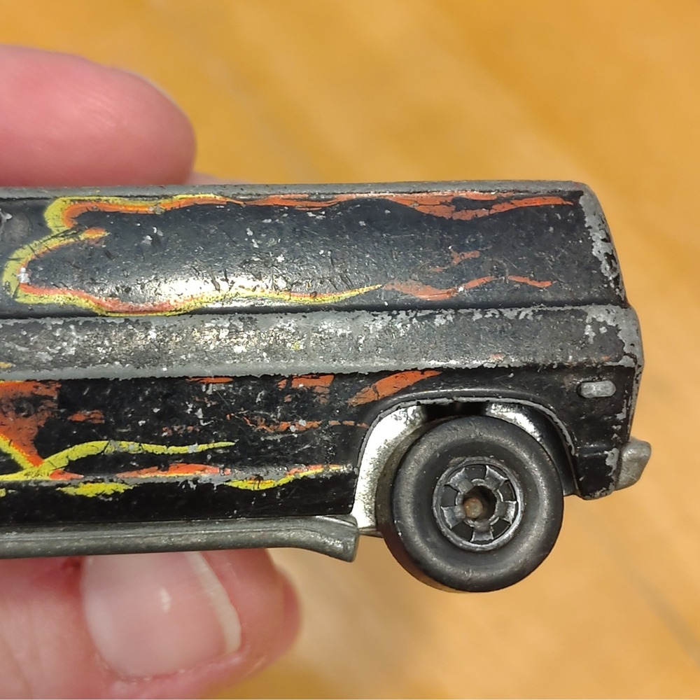 Hot Wheels 1974 Chevrolet Super Van Black W/ Flames Hong Kong - Picture 5 of 10